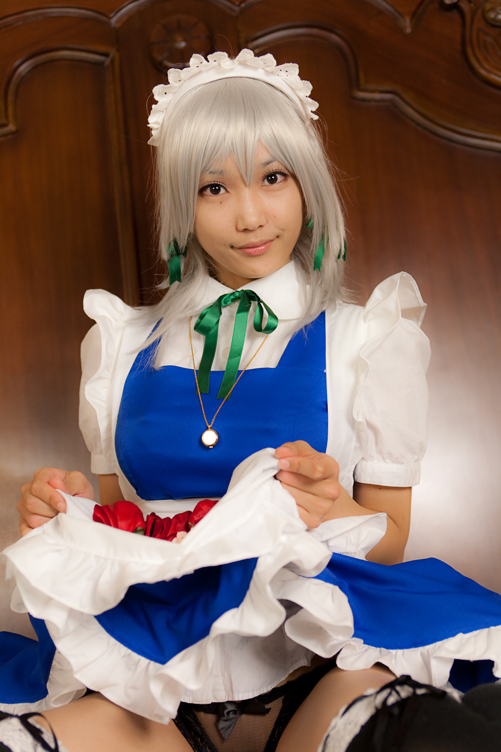 cosplay美女套图 c77 Sakuya Izayoi　白丝假发扮相(1)